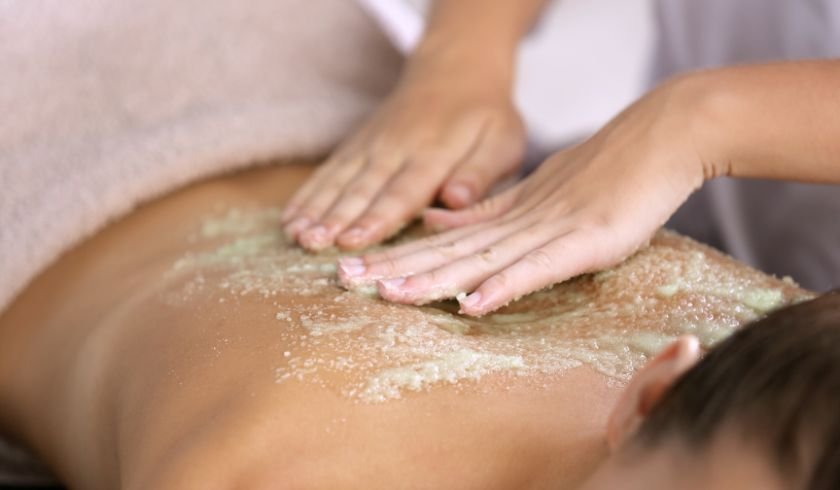 guest enjoying a body scrub, body treatment at kiyora spa in chiang mai