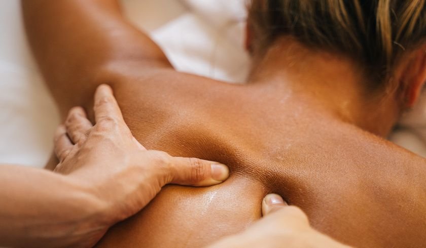 a guest getting a swedish massage to improve their quality of sleep